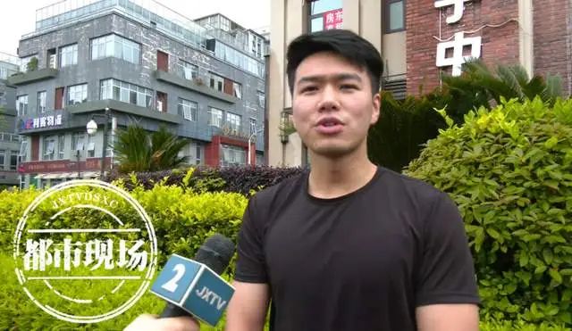 DƬ